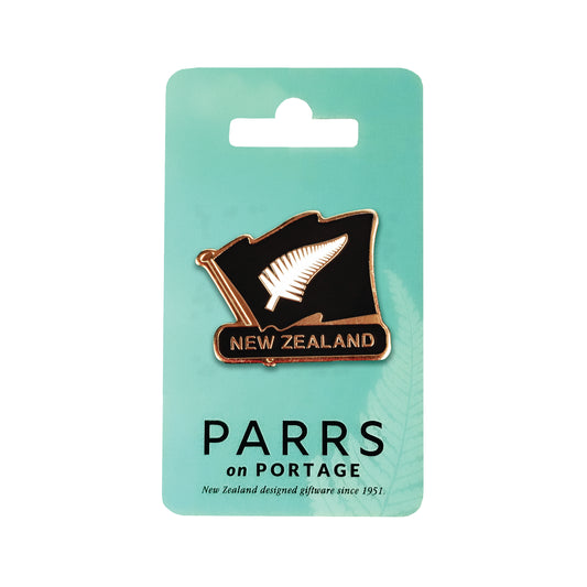 192B - Badge Flag with Silver Fern